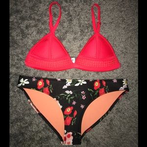 Women’s Red & Black Floral Triangl Bikini